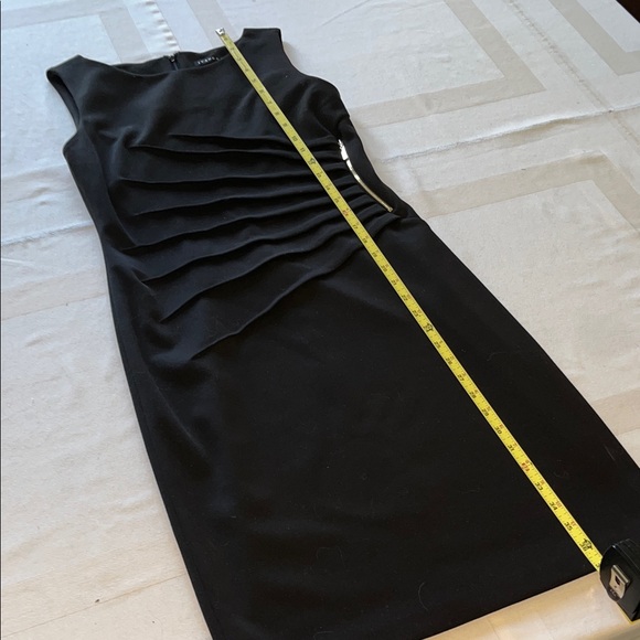 Elegant Black Sleeveless Dress Gold Zipper Knee Length Size 6 - Picture 6 of 8